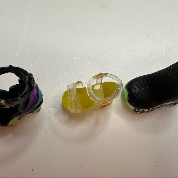 Rainbow High Doll Deluxe Fashion Closet Outfit Replacement Shoes Lot Of 3 - Picture 8 of 8